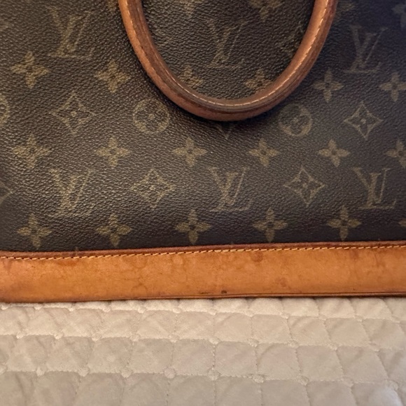 Louis Vuitton Authentic Alma Monogram Canvas w/ COA and twillys - Picture 9 of 16